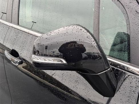 Used 2017 Buick Encore Essence image 12