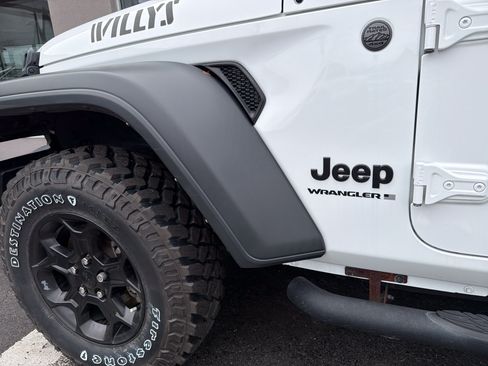 Used 2023 Jeep Wrangler Unlimited Willys AWD/4WD image 33