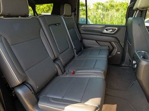 Used 2024 GMC Yukon XL SLT w/ SLT Premium Package AWD/4WD image 36