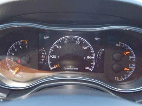 Used 2020 Jeep Grand Cherokee Laredo AWD/4WD image 20