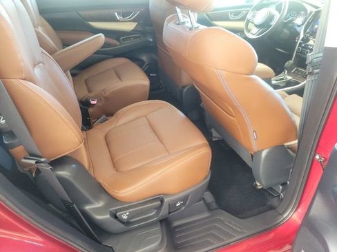 Used 2019 Subaru Ascent Touring AWD/4WD image 12