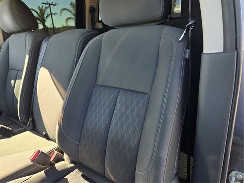 Used 2017 Nissan Titan SV image 16