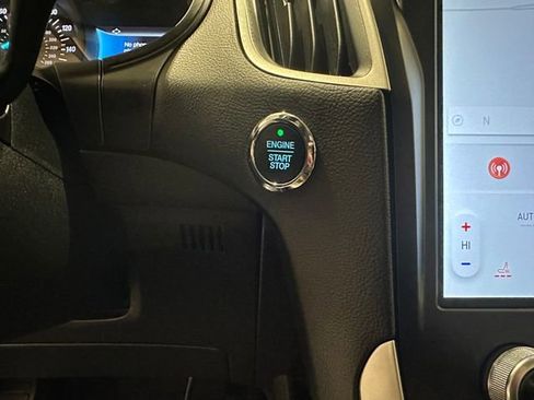 Used 2024 Ford Edge SEL image 15