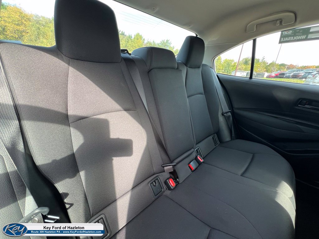 Used 2025 Toyota Corolla LE FWD image 28