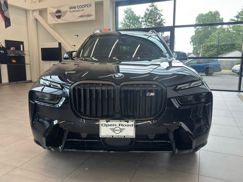 Used 2025 BMW X7 M60i w/ Executive Package AWD/4WD image 3