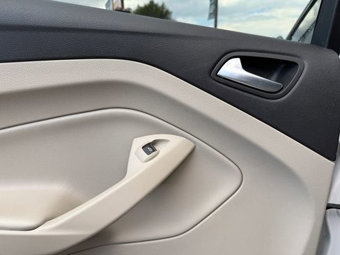 Used 2018 Ford Escape SEL image 30