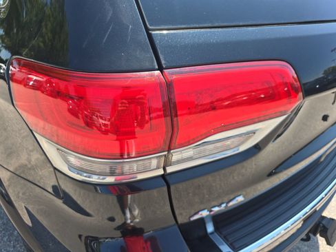 Used 2015 Jeep Grand Cherokee Overland w/ Advanced Technology Group AWD/4WD image 33