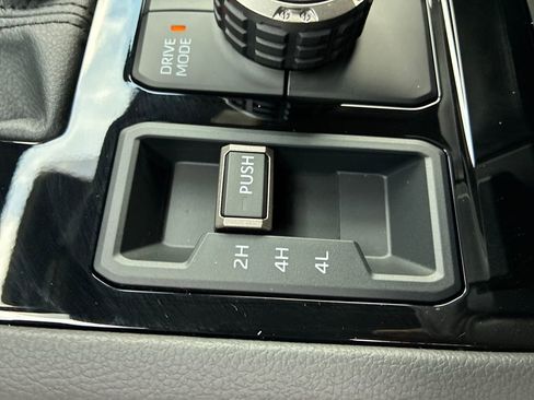 New 2026 Toyota Tundra Limited AWD/4WD image 32