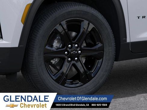 New 2027 Chevrolet Traverse LT w/ Midnight/Sport Edition FWD image 9