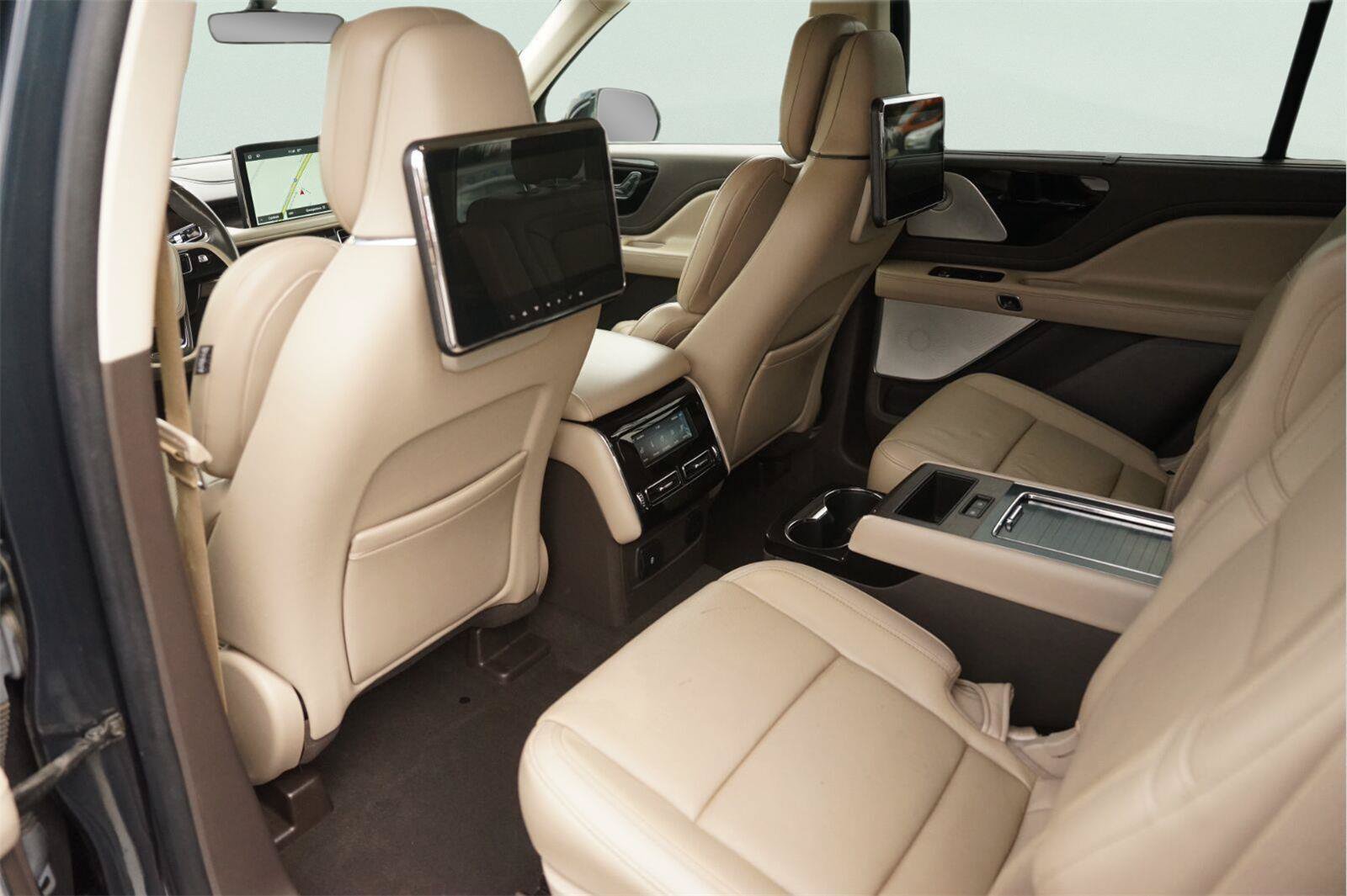 Used 2022 Lincoln Aviator Grand Touring w/ Equipment Group 301A AWD/4WD image 12