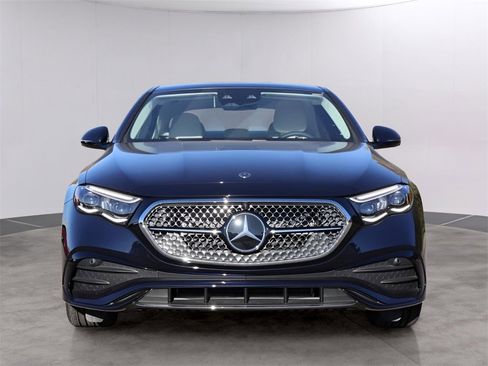 New 2026 Mercedes-Benz E 350 4MATIC Sedan image 2
