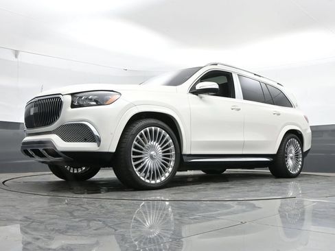 Used 2023 Mercedes-Benz Maybach GLS 600 4MATIC image 46