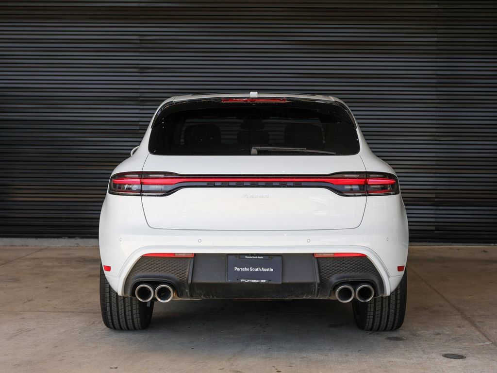 Certified 2026 Porsche Macan AWD/4WD image 6