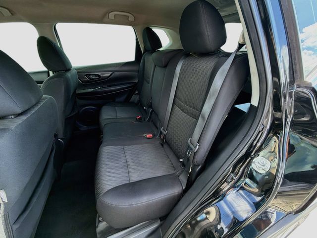Used 2019 Nissan Rogue S FWD image 23