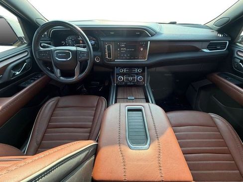 Used 2023 GMC Yukon Denali Ultimate AWD/4WD image 12
