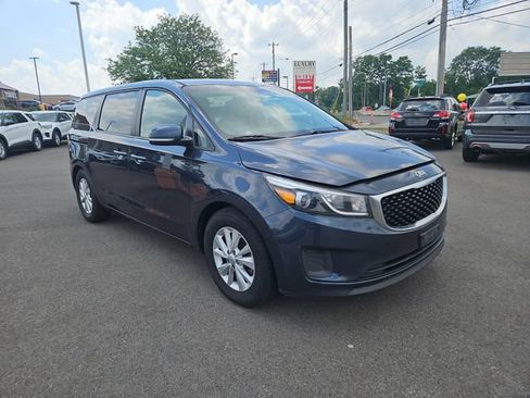 Used 2017 Kia Sedona LX FWD image 7
