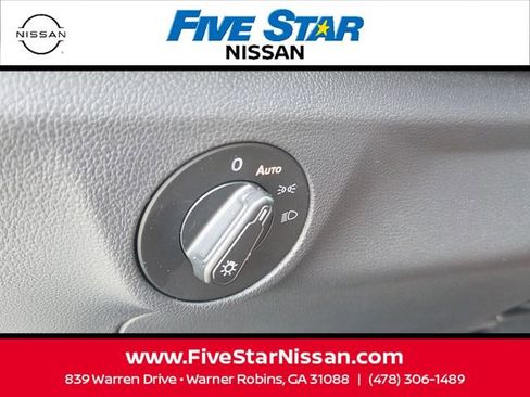 Used 2020 Volkswagen Jetta SE FWD image 28