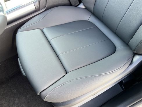 Used 2025 Mercedes-Benz GLA 250 4MATIC image 9