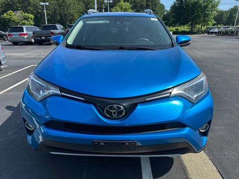 Used 2018 Toyota RAV4 XLE AWD/4WD image 8