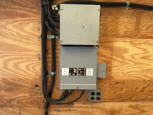 Used 2016 Ford F550 2WD Regular Cab Super Duty image 25