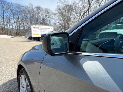 Used 2024 Chevrolet Malibu LT image 27