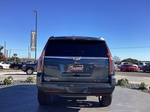 Used 2020 Cadillac Escalade 2WD image 6