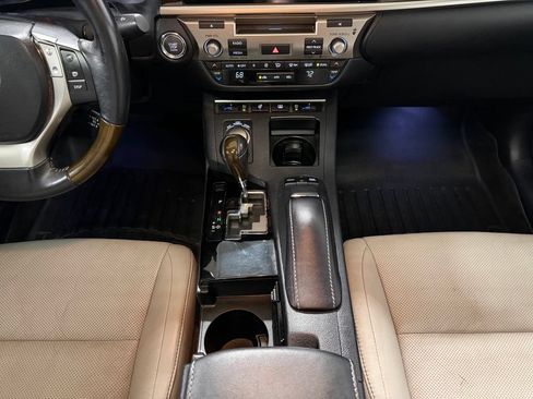 Used 2013 Lexus ES 350 w/ Luxury Pkg FWD image 13