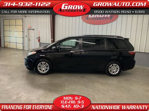 Used 2015 Toyota Sienna XLE image 1