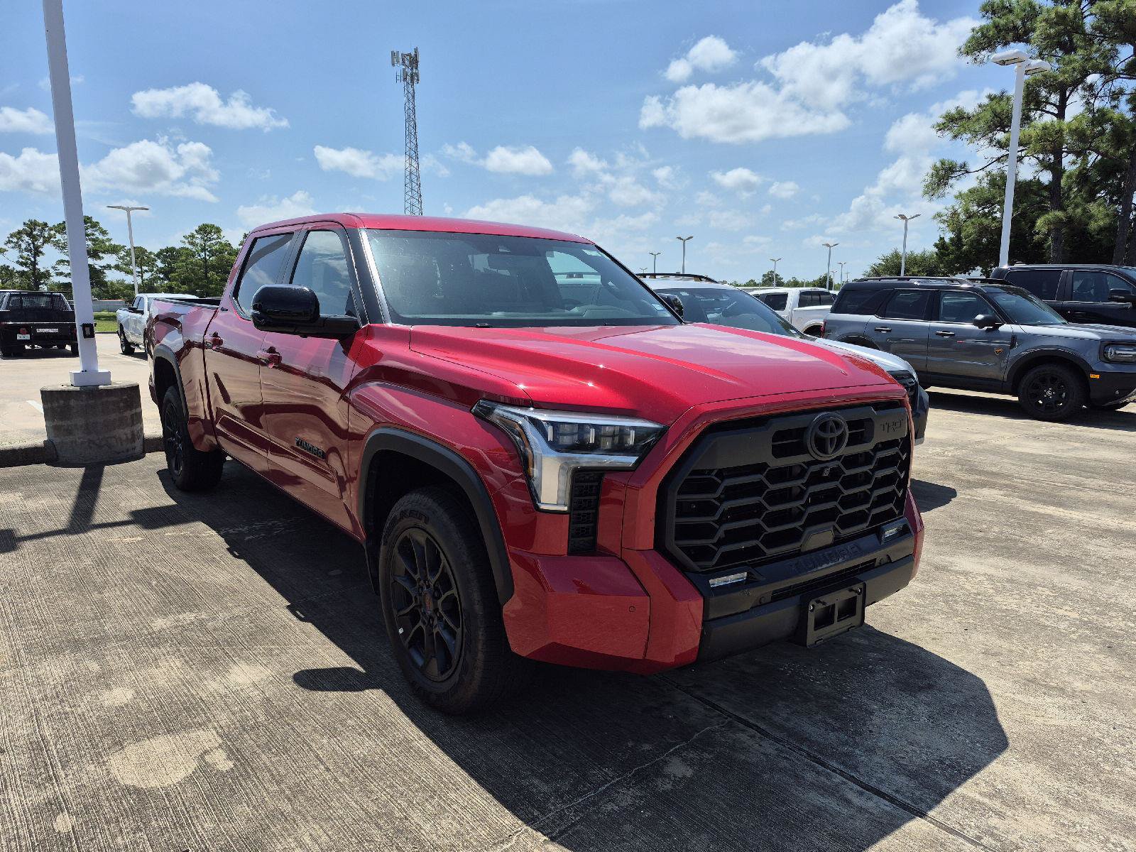 Used 2025 Toyota Tundra Limited w/ TRD Off-Road Package AWD/4WD image 16