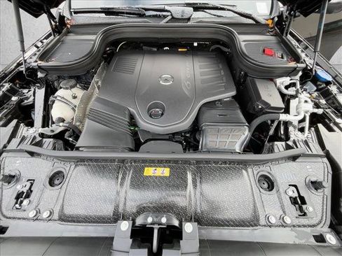 New 2026 Mercedes-Benz GLS 450 4MATIC image 17