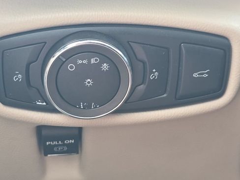 Used 2017 Lincoln MKX Select w/ Select Plus Package FWD image 19