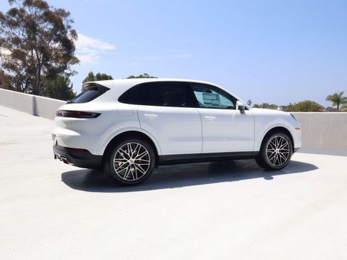 New 2026 Porsche Cayenne AWD/4WD image 8