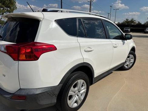 Used 2014 Toyota RAV4 LE FWD image 3