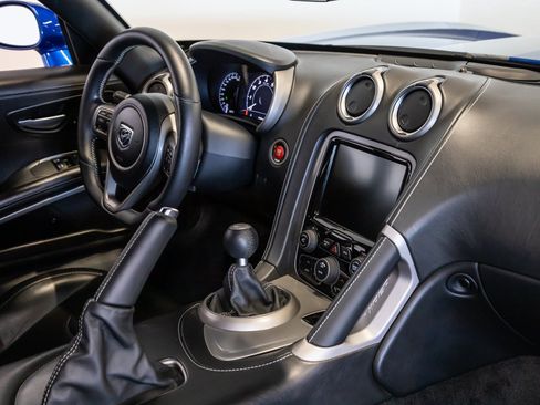 Used 2013 SRT Viper GTS w/ GTS Laguna Interior Pkg RWD image 32