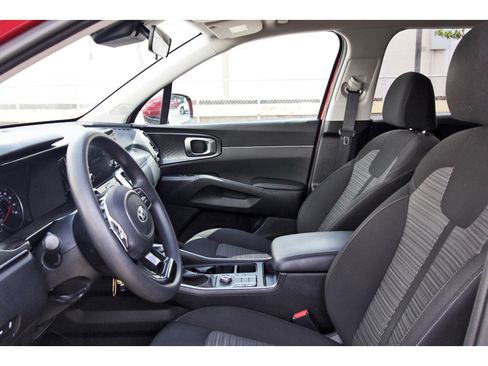 Used 2021 Kia Sorento LX FWD image 30