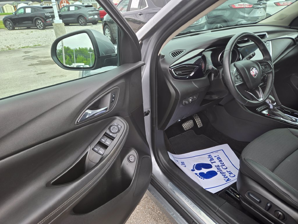Used 2023 Buick Encore GX Select w/ Sport Touring Package FWD image 6