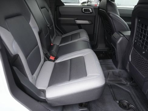 Used 2022 Ford Bronco Black Diamond w/ Sasquatch Package image 15