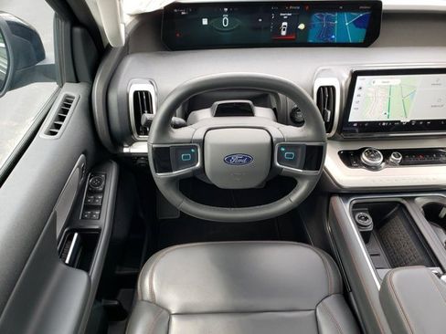 Used 2025 Ford Expedition Max Active AWD/4WD image 14