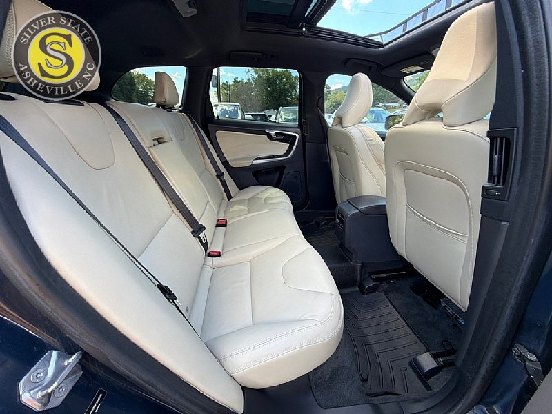 Used 2015 Volvo XC60 T6 Platinum FWD image 18