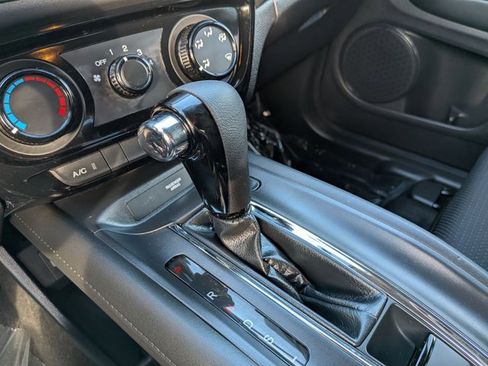 Used 2022 Honda HR-V LX image 15