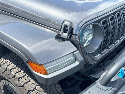 Used 2023 Jeep Wrangler Unlimited Rubicon 4xe AWD/4WD image 5