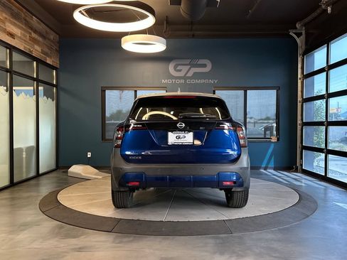 Used 2025 Nissan Kicks SV FWD image 4