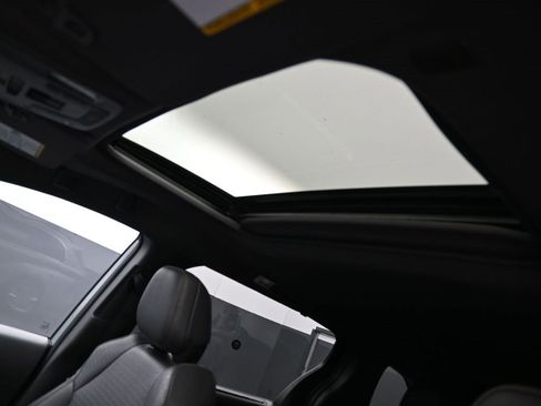 Used 2022 Toyota Sienna XLE Woodland Edition image 28