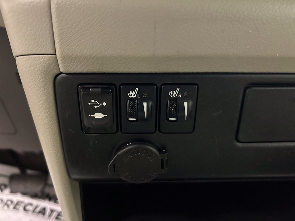 Used 2017 Toyota Sienna XLE FWD image 18