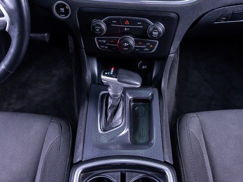 Used 2015 Dodge Charger SXT image 28