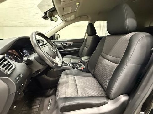 Used 2019 Nissan Rogue SV FWD image 18