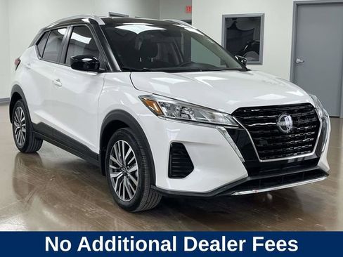 Used 2024 Nissan Kicks SV FWD image 3