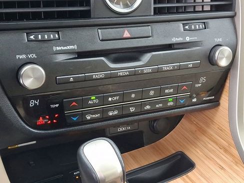 Used 2022 Lexus RX 350L Premium w/ Premium Package image 21