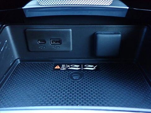 Used 2024 Buick Envision Sport Touring image 21