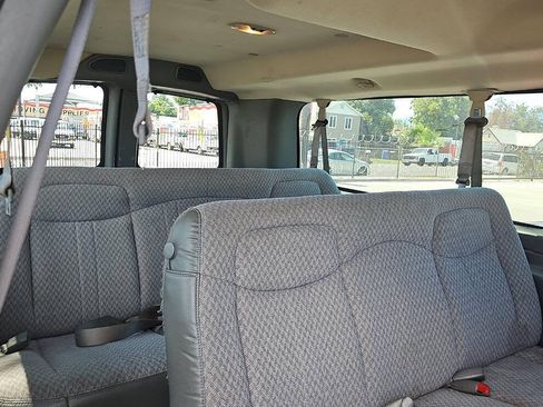 Used 2007 GMC Savana 3500 Extended Passenger w/ LT Preferred Equipment Group RWD image 10